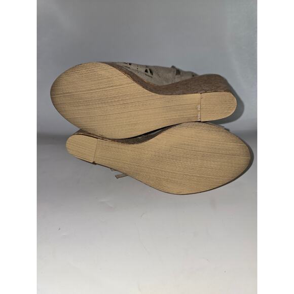 Not Rated Delight Sandal NIB (no lid) Sz 10 Taupe - Picture 7 of 8